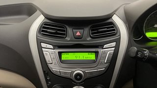 Used 2015 Hyundai Eon [2011-2018] Magna + 1.0 Petrol Manual top_features Integrated (in-dash) music system
