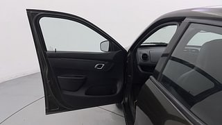 Used 2018 Renault Kwid [2017-2019] RXT 1.0 SCE Special (O) Petrol Manual interior LEFT FRONT DOOR OPEN VIEW