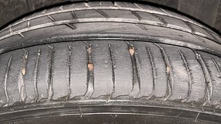 Used 2020 Renault Triber RXZ AMT Petrol Automatic tyres RIGHT REAR TYRE TREAD VIEW