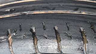 Used 2020 Hyundai Aura SX 1.2 (O) Petrol Petrol Manual tyres RIGHT FRONT TYRE TREAD VIEW