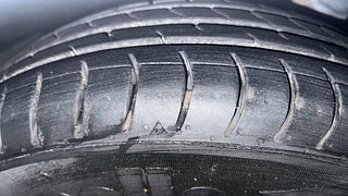 Used 2018 Hyundai Eon [2011-2018] Era + (O) Petrol Manual tyres RIGHT FRONT TYRE TREAD VIEW