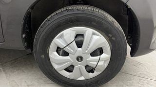 Used 2014 Maruti Suzuki Alto 800 [2012-2016] Lxi Petrol Manual tyres RIGHT FRONT TYRE RIM VIEW