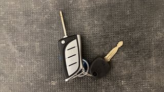 Used 2015 Hyundai Eon [2011-2018] Magna + 1.0 Petrol Manual extra CAR KEY VIEW
