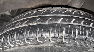 Used 2018 Renault Kwid [2017-2019] RXT 1.0 SCE Special (O) Petrol Manual tyres LEFT REAR TYRE TREAD VIEW