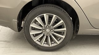 Used 2021 Maruti Suzuki Ciaz Alpha Petrol Petrol Manual tyres RIGHT REAR TYRE RIM VIEW