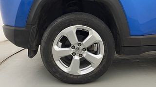 Used 2017 JEEP Compass [2017-2021] Limited 1.4 Petrol AT Petrol Automatic tyres RIGHT REAR TYRE RIM VIEW