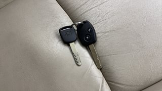 Used 2014 Honda Mobilio [2014-2017] V Petrol Petrol Manual extra CAR KEY VIEW