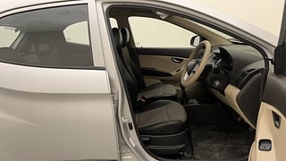 Used 2015 Hyundai Eon [2011-2018] Sportz Petrol Manual interior RIGHT SIDE FRONT DOOR CABIN VIEW