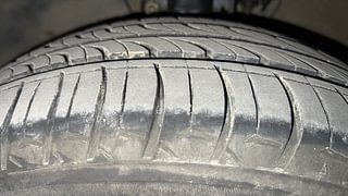 Used 2016 volkswagen Vento 1.5L Highline Diesel AT Diesel Automatic tyres LEFT FRONT TYRE TREAD VIEW