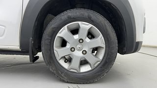 Used 2018 Renault Kwid [2015-2019] 1.0 Marvel Captain America Edition Petrol Automatic tyres RIGHT FRONT TYRE RIM VIEW
