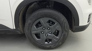 Used 2023 Hyundai Venue S 1.2 Petrol Manual tyres RIGHT FRONT TYRE RIM VIEW