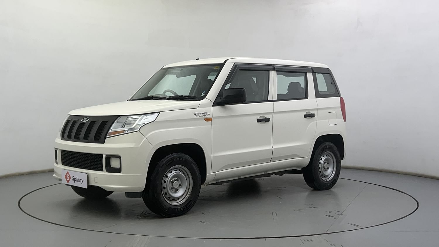 LEFT FRONT CORNER VIEW