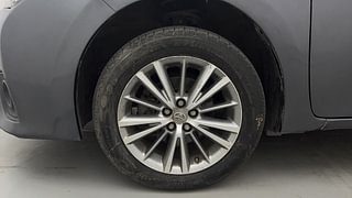 Used 2015 Toyota Corolla Altis [2014-2017] G Petrol Petrol Manual tyres LEFT FRONT TYRE RIM VIEW