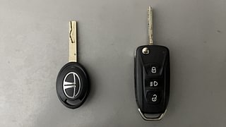 Used 2019 Tata Tiago [2018-2020] XZA+ AMT Petrol Automatic extra CAR KEY VIEW