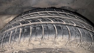 Used 2015 Toyota Corolla Altis [2014-2017] G Petrol Petrol Manual tyres RIGHT REAR TYRE TREAD VIEW