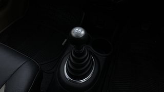 Used 2013 Honda Brio [2011-2016] S MT Petrol Manual interior GEAR  KNOB VIEW