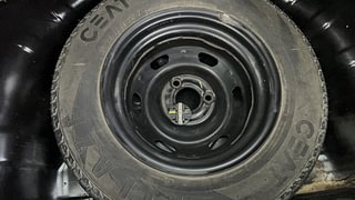 Used 2016 Datsun Redi-GO [2015-2019] T(O) 0.8L Limited Edition Petrol Manual tyres SPARE TYRE VIEW