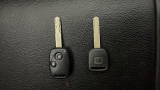 Used 2018 Honda Brio [2017-2018] S(O)MT Petrol Manual extra CAR KEY VIEW