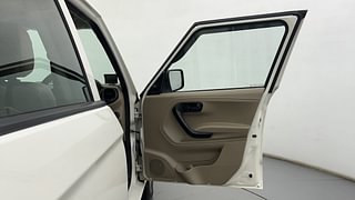 Used 2018 Mahindra TUV300 [2015-2020] T4 Plus Diesel Manual interior RIGHT FRONT DOOR OPEN VIEW