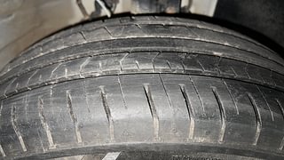Used 2023 Hyundai Venue S 1.2 Petrol Manual tyres RIGHT FRONT TYRE TREAD VIEW