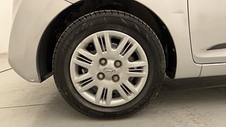 Used 2015 Hyundai Eon [2011-2018] Sportz Petrol Manual tyres LEFT FRONT TYRE RIM VIEW