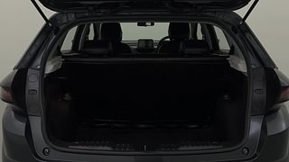 Used 2020 Tata Altroz XZ 1.2 Petrol Manual interior DICKY INSIDE VIEW