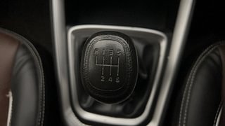 Used 2023 Kia Sonet HTE 1.5 Diesel IMT Diesel Manual interior GEAR  KNOB VIEW