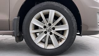 Used 2016 volkswagen Vento 1.5L Highline Diesel AT Diesel Automatic tyres RIGHT FRONT TYRE RIM VIEW