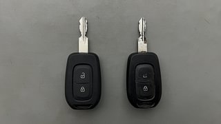 Used 2018 Renault Duster [2017-2020] RXS CVT Petrol Petrol Automatic extra CAR KEY VIEW