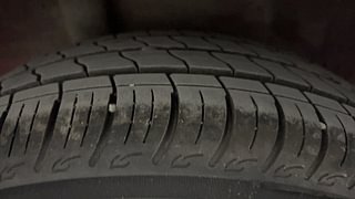 Used 2018 Honda Brio [2017-2018] S(O)MT Petrol Manual tyres RIGHT REAR TYRE TREAD VIEW