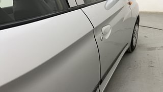 Used 2015 Hyundai Eon [2011-2018] Sportz Petrol Manual dents MINOR SCRATCH