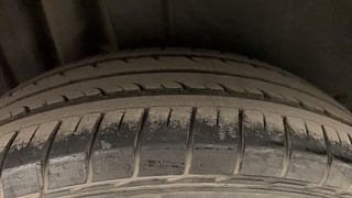 Used 2013 Maruti Suzuki Swift [2011-2017] ZXi Petrol Manual tyres RIGHT REAR TYRE TREAD VIEW