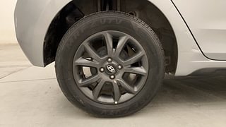 Used 2020 Hyundai Elite i20 [2018-2020] Sportz Plus 1.2 Petrol Manual tyres RIGHT REAR TYRE RIM VIEW