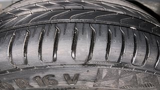 Used 2017 Honda BR-V [2016-2020] V CVT Petrol Petrol Automatic tyres RIGHT REAR TYRE TREAD VIEW