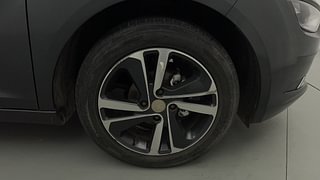 Used 2020 Tata Altroz XZ 1.2 Petrol Manual tyres RIGHT FRONT TYRE RIM VIEW