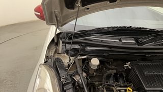 Used 2013 Maruti Suzuki Swift [2011-2017] ZXi Petrol Manual engine ENGINE RIGHT SIDE HINGE & APRON VIEW