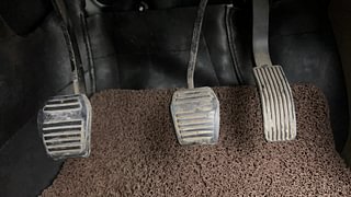 Used 2018 Mahindra TUV300 [2015-2020] T4 Plus Diesel Manual interior PEDALS VIEW