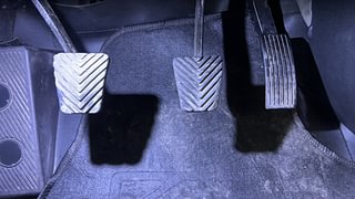 Used 2020 Hyundai Elite i20 [2018-2020] Sportz Plus 1.2 Petrol Manual interior PEDALS VIEW