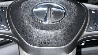 Used 2020 Tata Altroz XZ 1.2 Petrol Manual top_features Airbags