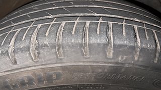 Used 2021 mg-motors Hector 1.5 Sharp Petrol Turbo DCT dual tone Petrol Automatic tyres RIGHT FRONT TYRE TREAD VIEW