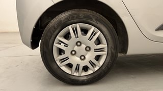 Used 2015 Hyundai Eon [2011-2018] Sportz Petrol Manual tyres RIGHT REAR TYRE RIM VIEW