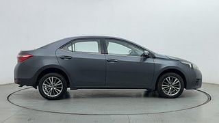 Used 2015 Toyota Corolla Altis [2014-2017] G Petrol Petrol Manual exterior RIGHT SIDE VIEW