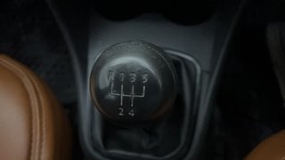 Used 2016 Volkswagen Polo [2015-2019] Comfortline 1.2L (P) Petrol Manual interior GEAR  KNOB VIEW