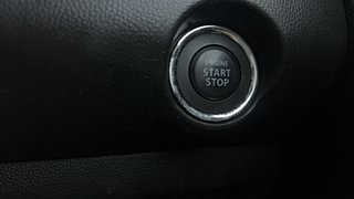 Used 2020 Maruti Suzuki Swift [2017-2021] ZXI Petrol Manual top_features Keyless start