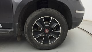 Used 2018 Renault Duster [2017-2020] RXS CVT Petrol Petrol Automatic tyres RIGHT FRONT TYRE RIM VIEW