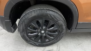 Used 2021 Maruti Suzuki Vitara Brezza [2020-2022] ZXI AT Petrol Automatic tyres RIGHT REAR TYRE RIM VIEW