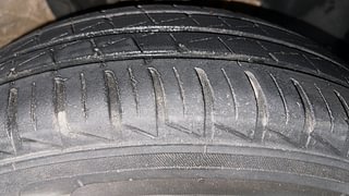Used 2023 Renault Kwid 1.0 RXT SCE Petrol Manual tyres RIGHT FRONT TYRE TREAD VIEW
