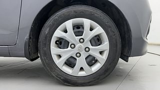 Used 2017 Hyundai Grand i10 [2013-2017] Sportz 1.2 Kappa VTVT Petrol Manual tyres RIGHT FRONT TYRE RIM VIEW