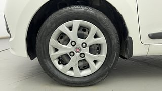 Used 2017 Hyundai Xcent [2014-2017] Base ABS Diesel Diesel Manual tyres LEFT FRONT TYRE RIM VIEW