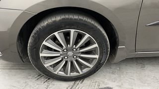 Used 2021 Maruti Suzuki Ciaz Alpha AT Petrol Petrol Automatic tyres LEFT FRONT TYRE RIM VIEW